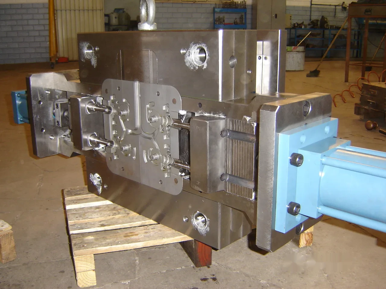 Molde de injeção fabricado pela Metalúrgica Ferri