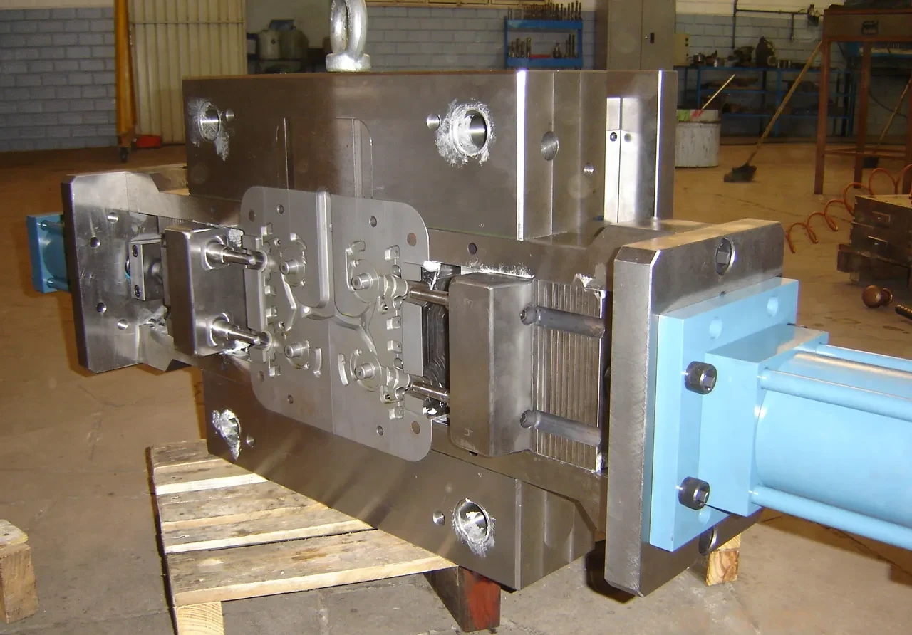 Molde de injeção fabricado pela Metalúrgica Ferri